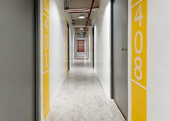 Hotel Reddoorz @ Enricos Place Kamias