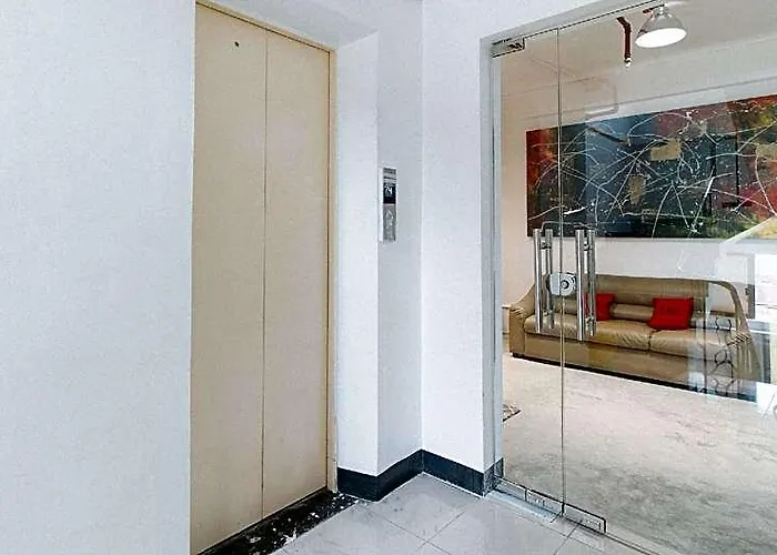 Hotel Reddoorz @ Enricos Place Kamias